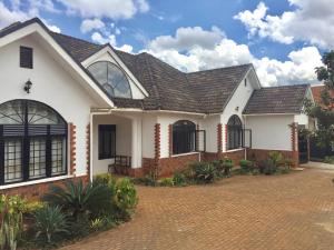 5 bedroom Villa for sale Lungujja mengo Kampala Central Kampala Central