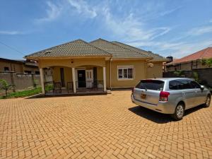 4 bedroom Villa for sale Najjera buwate  Kira Wakiso Central