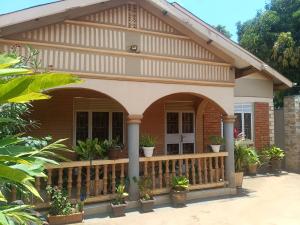 Villa for sale Seeta namilyango road  Goma Mukono Central