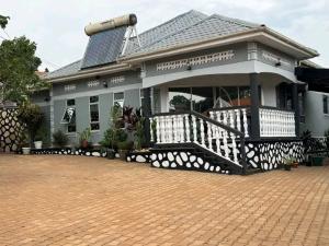 4 bedroom Bungalow Apartment for sale Kyanja  Kampala Central Kampala Central