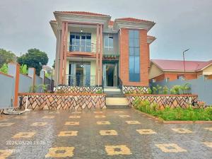 4 bedroom Villa for sale Seguku katale Entebbe road  Kampala Central Kampala Central