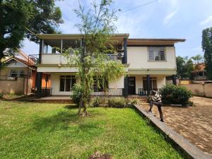 4 bedroom Villa for rent Mbogo road Makindye Kampala Central
