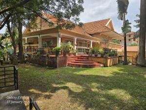 6 bedroom Villa for sale Kansanga gabba road Kampala Central Kampala Central