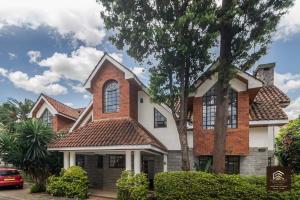 5 bedroom Bungalow Houses for rent Karen Nairobi