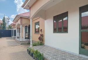 2 bedroom Apartment Block Apartment for rent kira road Kira Wakiso Central