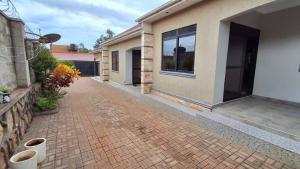 2 bedroom Bungalow Apartment for rent Kira road Kira Wakiso Central