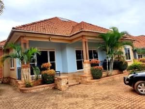4 bedroom Bungalow Apartment for sale Kira road  Kampala Central Kampala Central