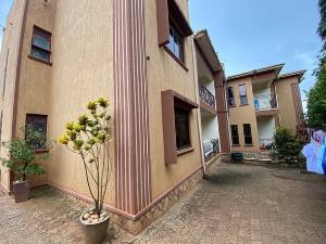 3 bedroom Bungalow Apartment for rent Kyanja road Kampala Central