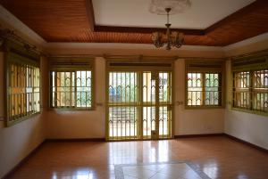 4 bedroom Bungalow Houses for rent loresho ridge, Kikuyu Kiambu