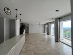 4 bedroom Flat&Apartment for sale Nyeri Road Kileleshwa Nairobi