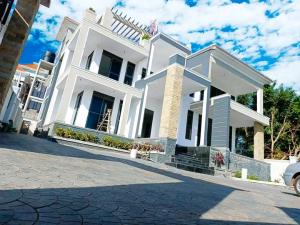 7 bedroom Bungalow Apartment for sale Kyanja road  Kampala Central Kampala Central