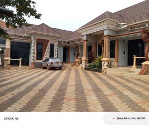 1 bedroom mini flat  Bungalow Apartment for rent Kyanja road  Kampala Central Kampala Central