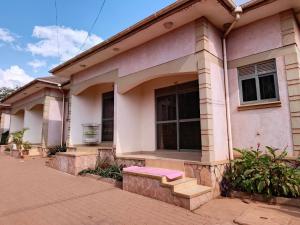 1 bedroom mini flat  Bungalow Apartment for rent Naalya road  Kampala Central