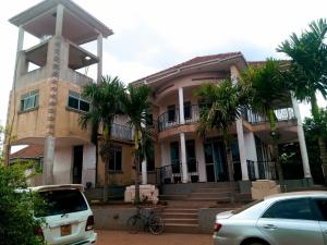 6 bedroom Villa for sale Namugongo sonde town  Kira Wakiso Central