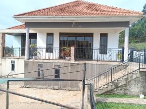4 bedroom Villa for sale Namugongo sonde town hill view estate  Kira Wakiso Central