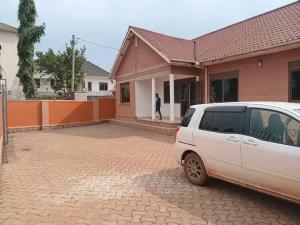 5 bedroom Bungalow Apartment for sale Kisaasi road  Kampala Central Kampala Central