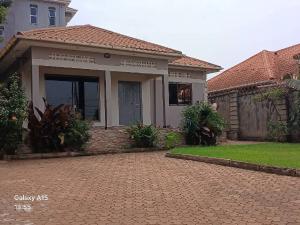 4 bedroom Villa for sale Buwate road  Kira Wakiso Central