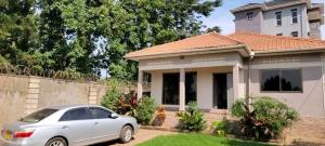 5 bedroom Bungalow Apartment for sale Najjera buwate  Kampala Central