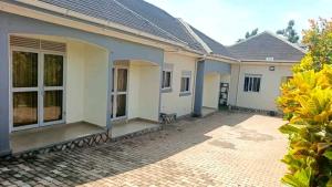 1 bedroom mini flat  Bungalow Apartment for sale Bweyogerere road  Kampala Central Kampala Central