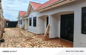 1 bedroom mini flat  Bungalow Apartment for sale Bweyogerere nantabulirirwa Goma Mukono Central