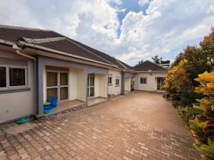 2 bedroom Bungalow Apartment for sale BWEYOGERERE NTEBETEBE  Kira Wakiso Central