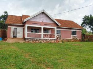 4 bedroom Villa for sale Bugembe Bugembe Jinja Eastern