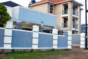 3 bedroom Villa for rent Victoria mall entebbe  Katabi Wakiso Central