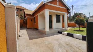 3 bedroom Villa for sale Kyaliwajjara kira road  Kira Wakiso Central