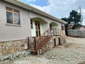 2 bedroom Bungalow Apartment for rent seeta road  Kampala Central Kampala Central