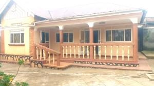 2 bedroom Bungalow Apartment for rent gayaza road Gayaza Wakiso Central