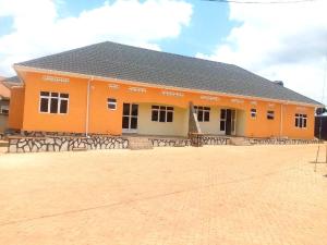 4 bedroom Bungalow Apartment for rent gayaza road Wakiso Central