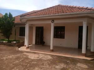 4 bedroom Bungalow Apartment for rent Bweyogerere  Wakiso Central