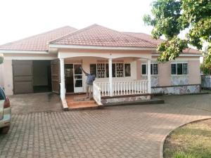 4 bedroom Bungalow Apartment for rent Namugongo road  Kampala Central