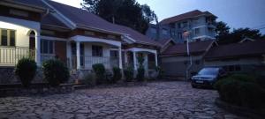 2 bedroom Bungalow Apartment for rent Mbuya road  Mbuya Kampala Central