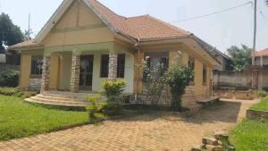 4 bedroom Bungalow Apartment for sale Gayaza wampeewo Kampala Central Kampala Central