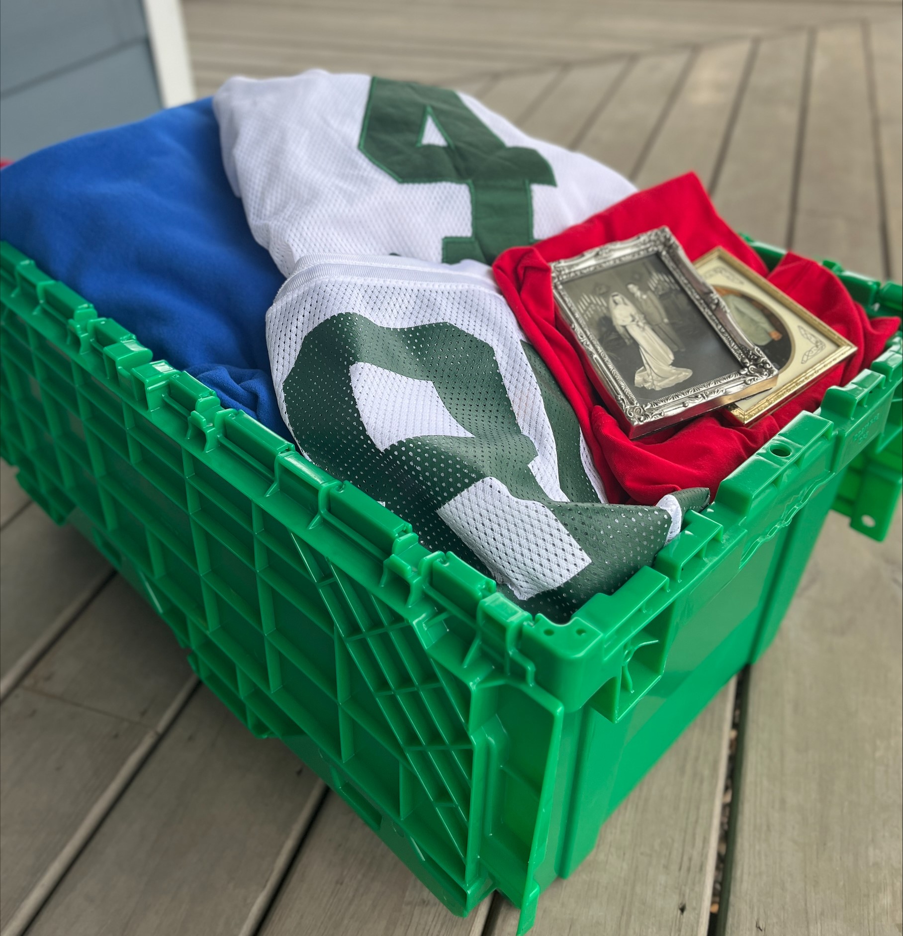 Reusable plastic moving totes for rent in Wisconsin