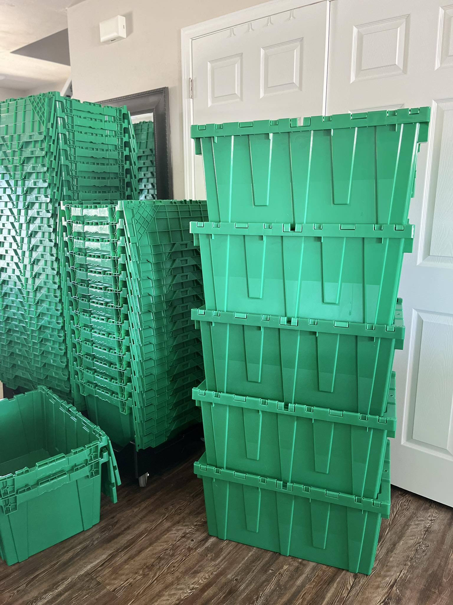 Reusable plastic moving totes for rent in Wisconsin