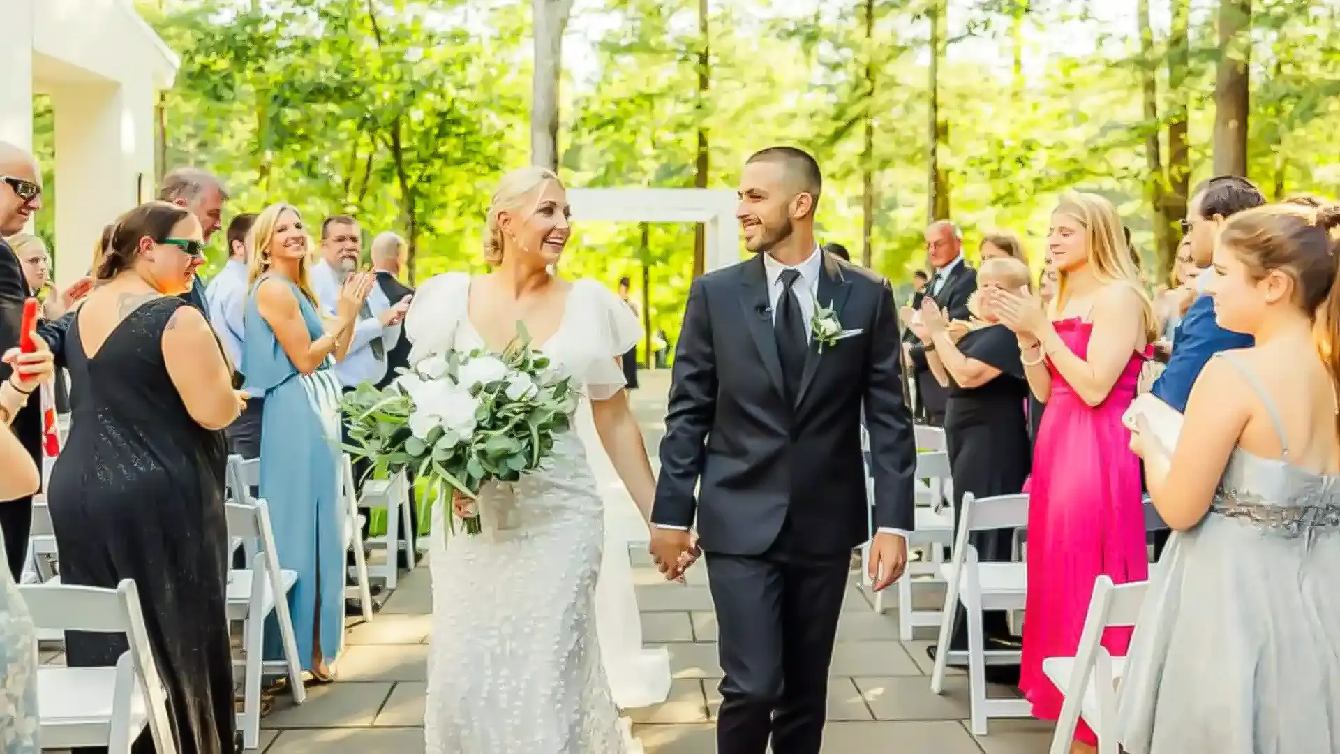10 Simple Eco-Friendly Ways to Celebrate Your Wedding in 2025