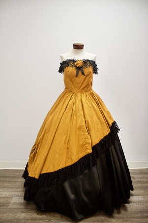 Exquisite Costumes:: Exquisite Costumes:: Rent Cinnamon Silk & Black Lace  Civil War Ballgown