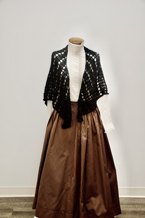 Victorian Ladies Dress Ensemble