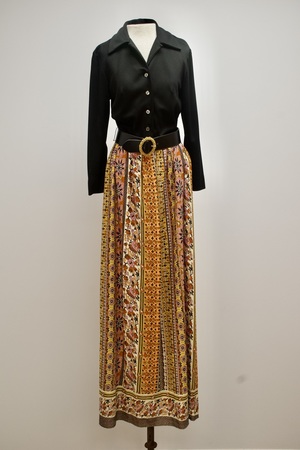 Vintage 1970s Black and Orange Floral Dress
