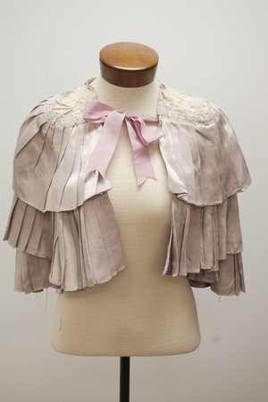 Women's Lavender Silk and Lace Capelet