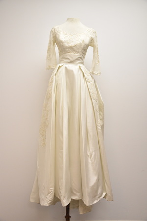 Vintage 1960s Wedding Dress