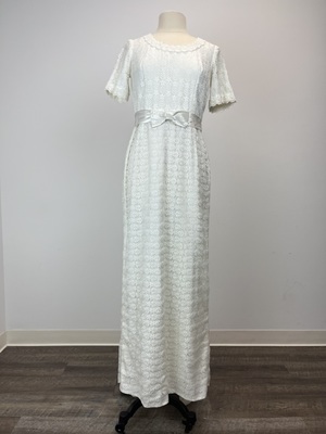 1960s Lace Wedding Dress with Short Train