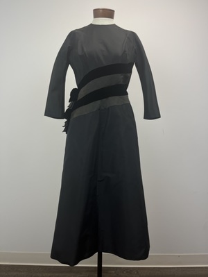 Vintage 1950's Black Taffeta and Velvet Dress