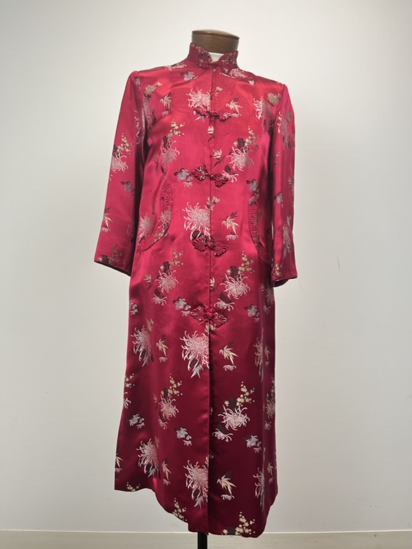 vintage chinese silk dress Vintage Cheongsam Green Silk Gold Brocade Chinese Asian Slinky Dress