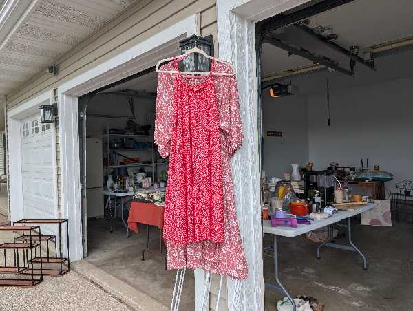 GARAGE SALE photo