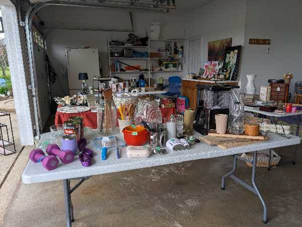 GARAGE SALE photo