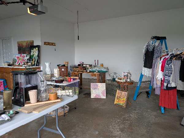 GARAGE SALE photo