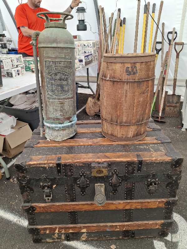 COMMUNITY YARDSALE photo